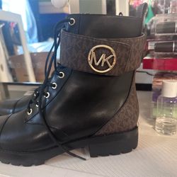 Michael Kors black Ankle Boots Size 10