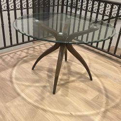 Round Dining Table 