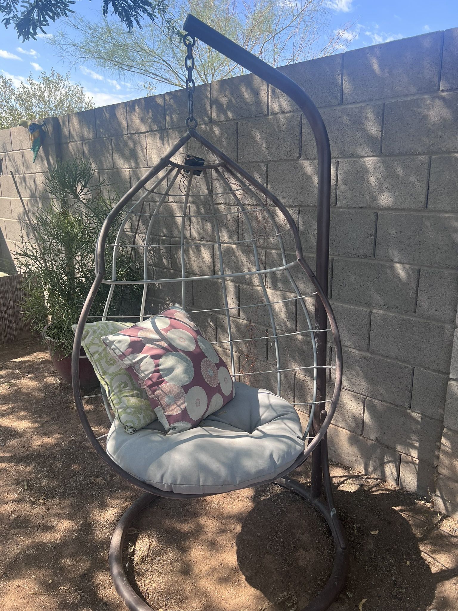 Iron Hanging Pod Chair