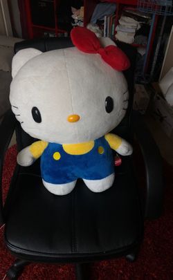 Hello kitty and minions dolls