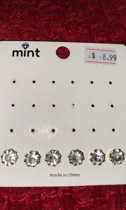 Crystal Stud Earrings Set 👉$1 (New)👈
