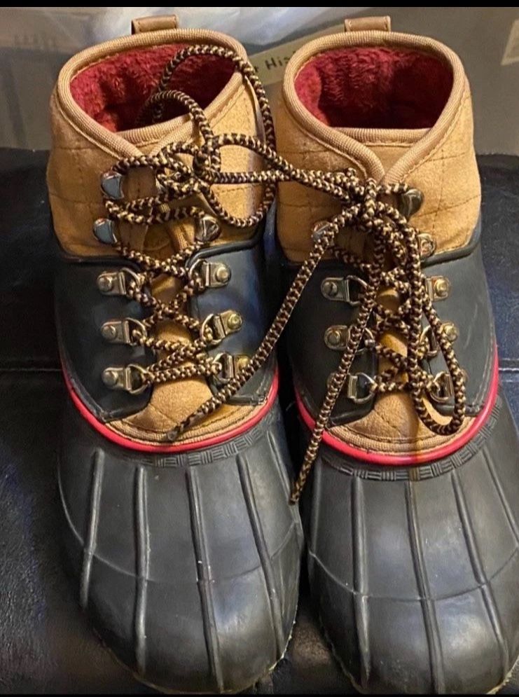 Ladies Size 9 Leather Sole Winter Boots