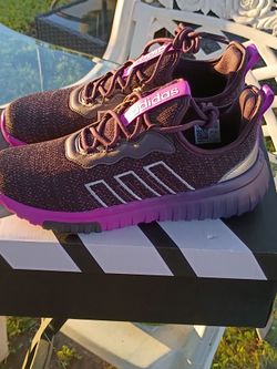 Adidas kaptir size 6 youth or 7 womans