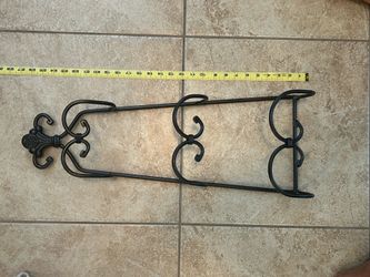 Wine bottle holder