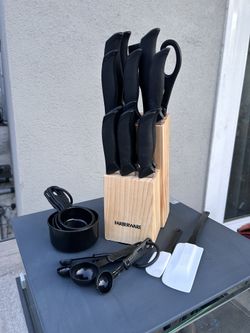 Like New Condition 24 Pieces  Farberware Knifes Set