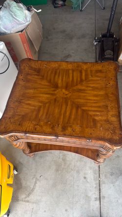 Side wood table