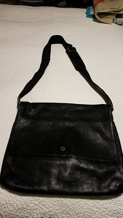Cole Haan genuine leather men's bag 15x14" pockets inside and outside in mint condition