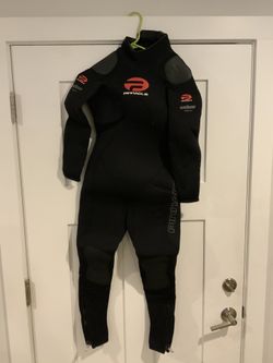 Brand New Women’s Wetsuit 7mm Pinnacle XXS Size 4
