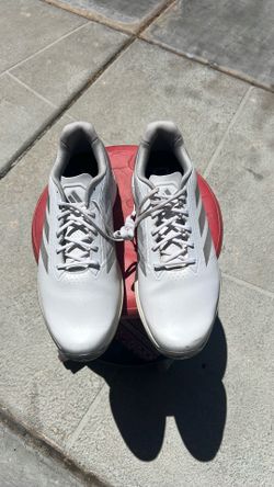 Golf shoes