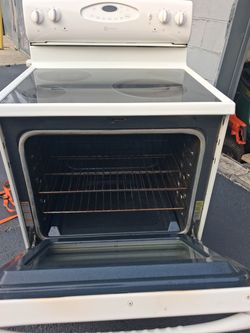 Maytag Electric Range with Glass Cooktop