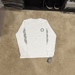 White long sleeve chrome heart T-shirt
