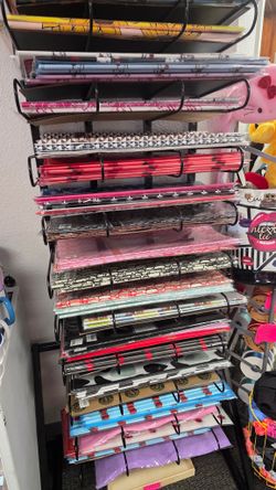 Gift/Wrapping Paper Display Rack