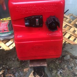 Portable 6gallon Gas Tank With Fuel Line Assembly 