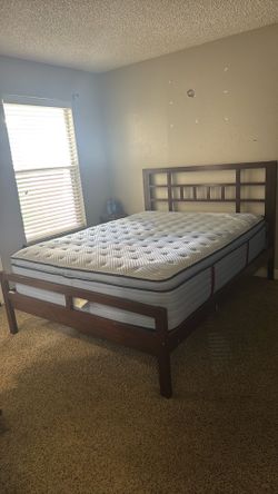 Bed (🚨like new 🚨)