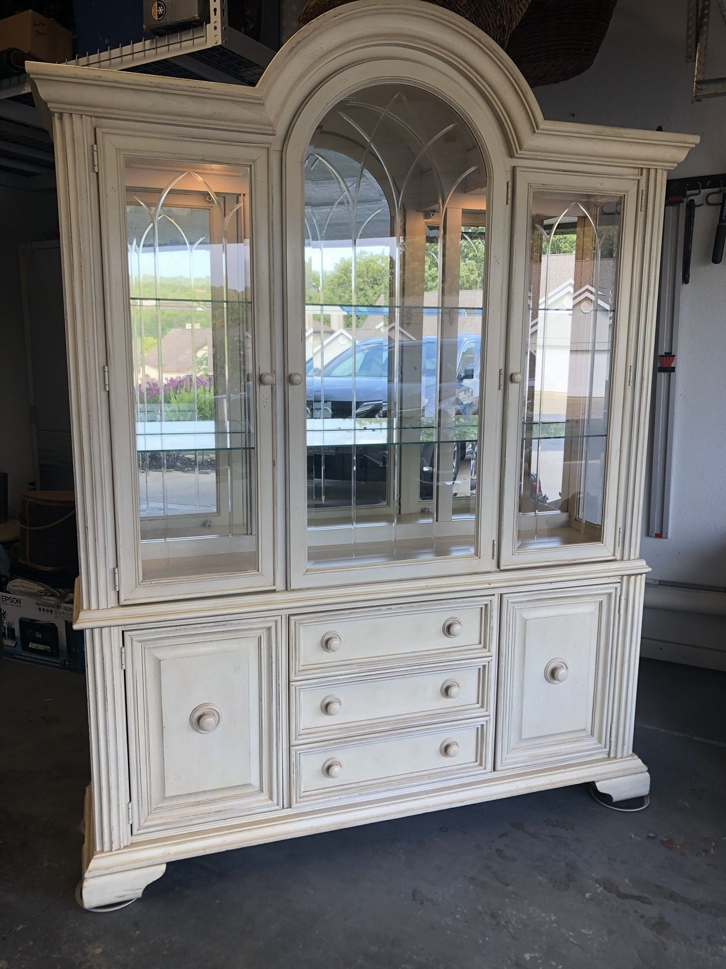 Stanley Furniture China Cabinet