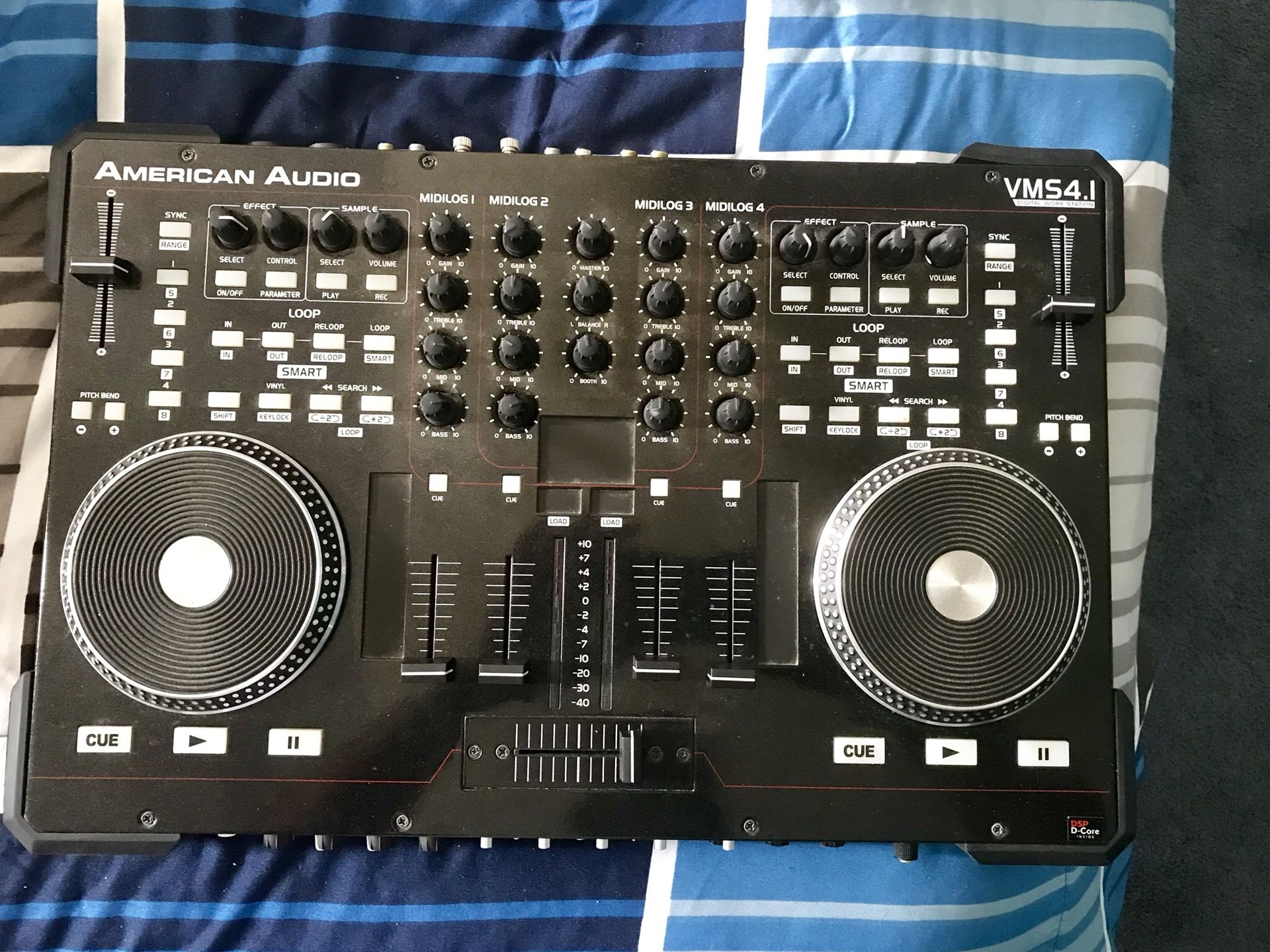 American Audio VSM 4.2 DJ controller