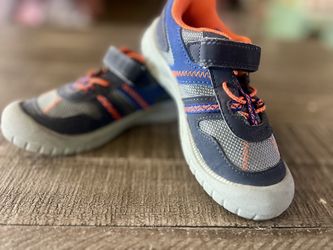 New Boys Osh Kosh Shoes Size 1