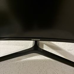 Samsung 27-inch Curved LED LCD Monitor C27F396. 