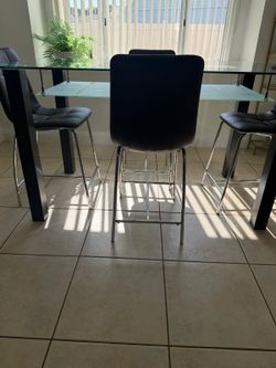 Modern Glass Dining Table Set + 4 Chairs – Excellent Condition – $400 OBO
