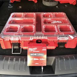 MILWAUKEE PACKOUT 11-Compartment Impact Resistant Portable Small Parts Organizer