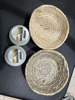 2 Woven Baskets + 2 Scented Candles Set