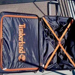 💼 Timberland Hard Shell Rolling Suitcase – Durable, Spacious & Stylish