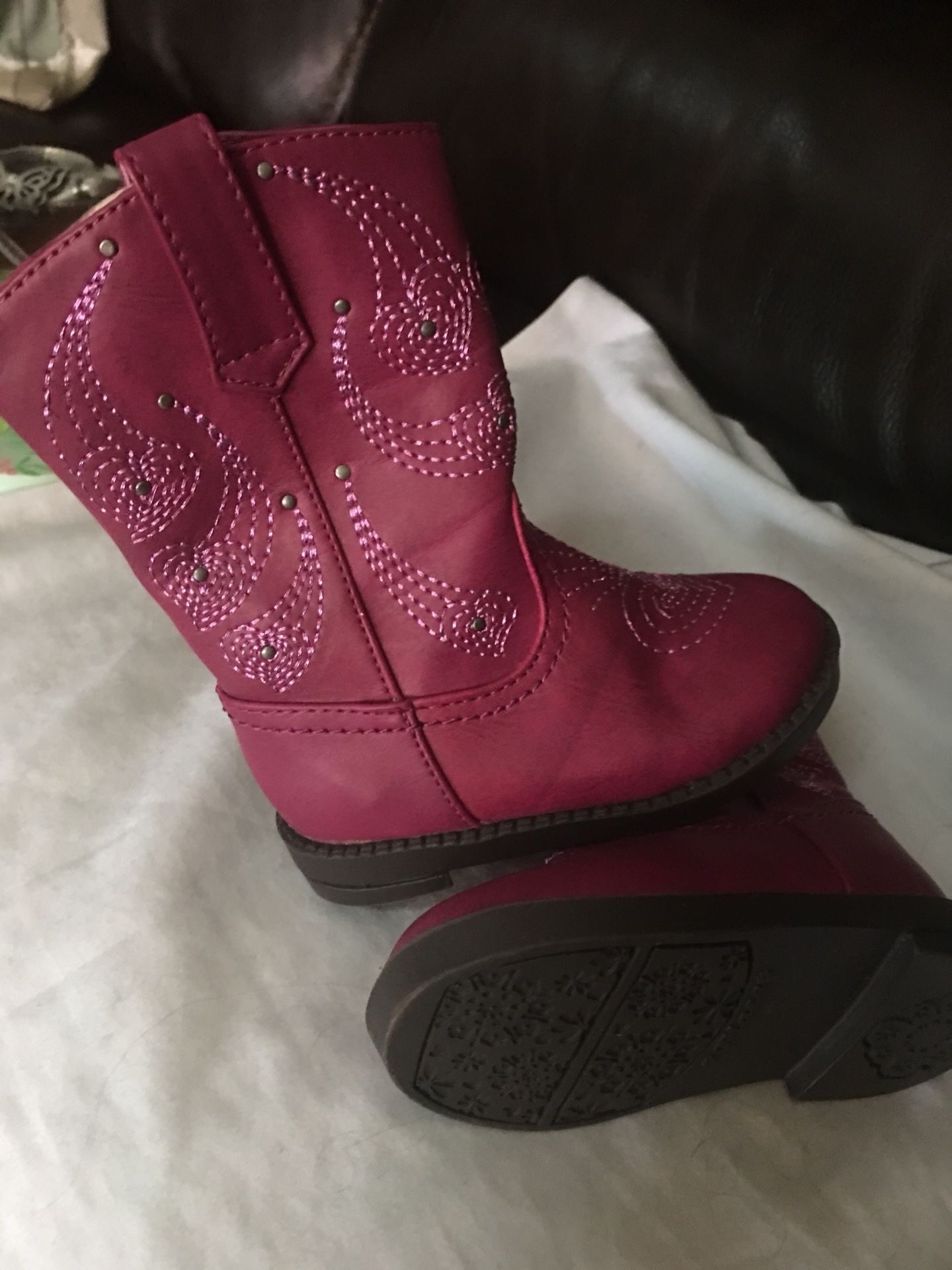 New pink size 4 boots