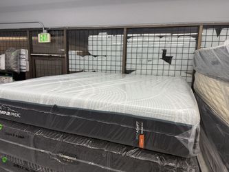 KING SIZE TEMPURPEDIC PROADAPT (FIRM) MATTRESS & BOX SPRINGS BED SET
