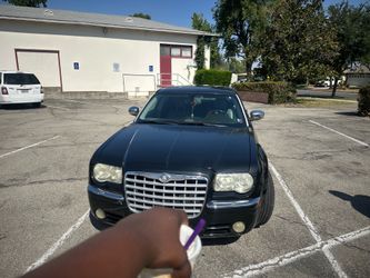 2006 Chrysler 300 with hemy engine