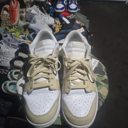 Nike Dunk Low
Team Gold Men's Size 11.5 Or Women's 13 Excellent Condition 