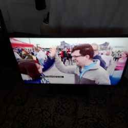 Samsung Smart TV 40" Inch Remote control Included 