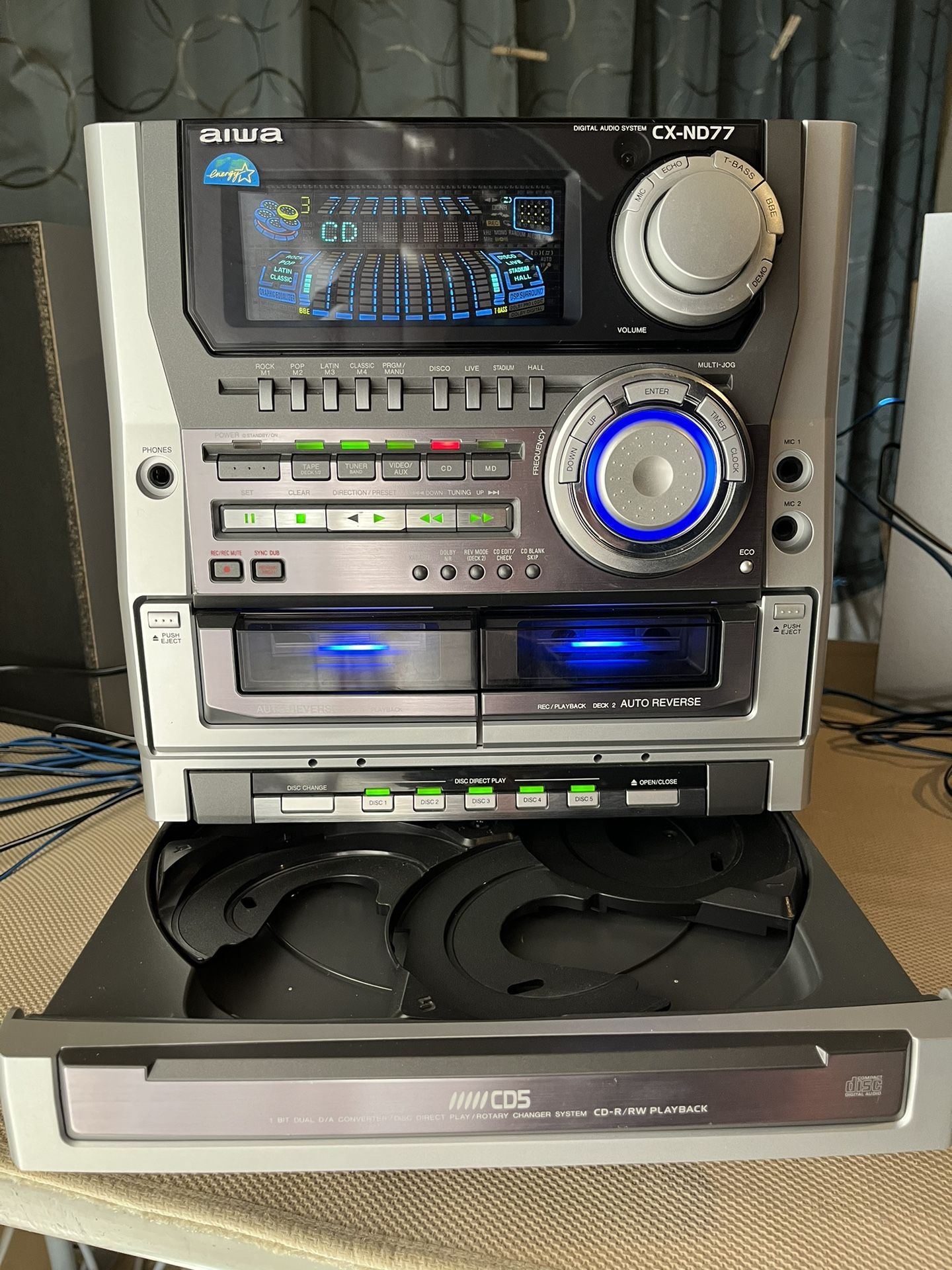 Compact Disc Stereo Cassette Receiver