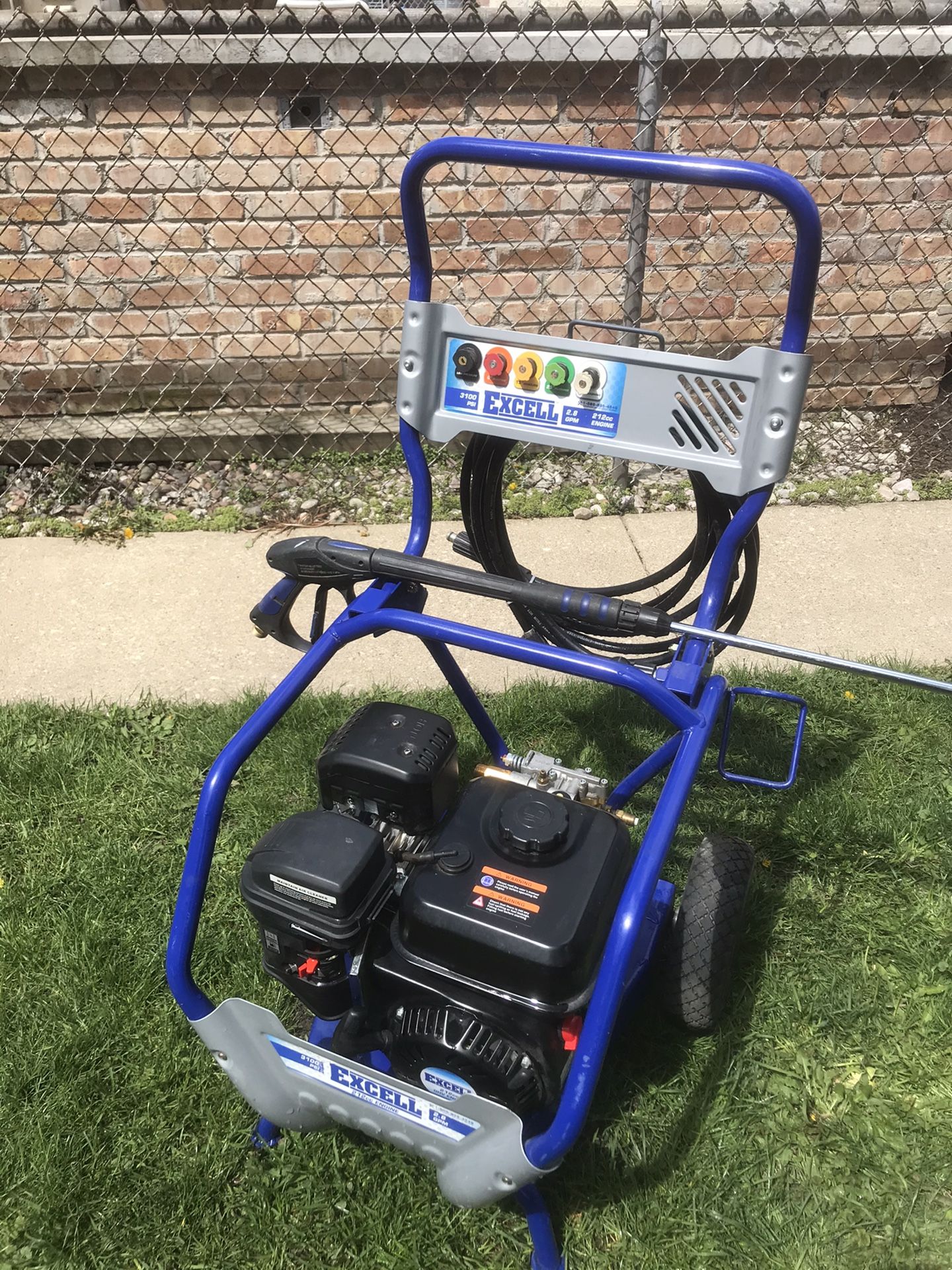 Excell 3100 psi Pressure Washer Excellent Condition for Sale in Cicero