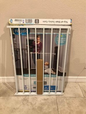 Baby Gate / Pet Gate - Fits Openings 24”-40.5”