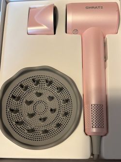 Shrate- High speed Hair dryer with diffuser and straight attachment.