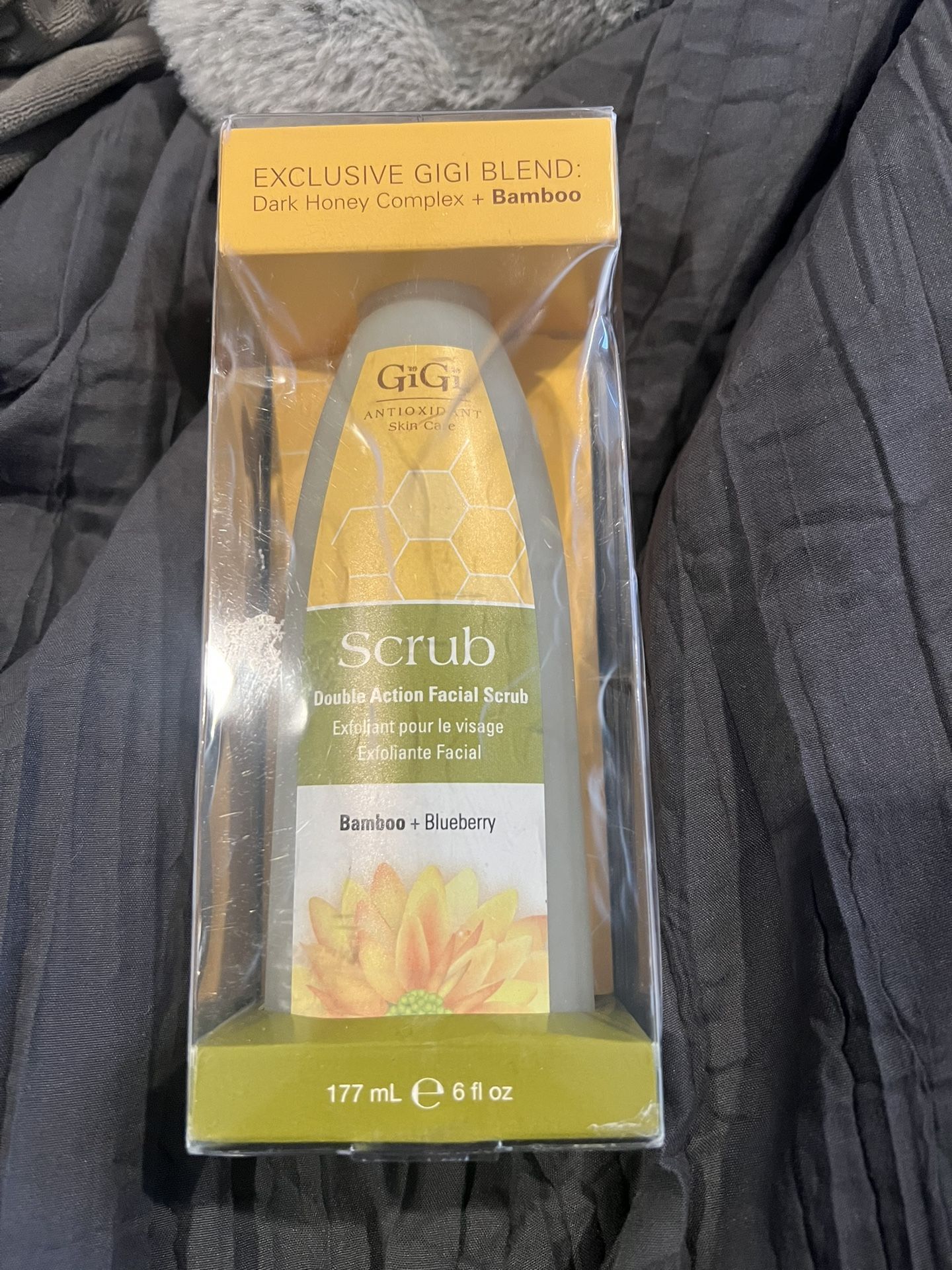Gigi Bamboo And Blueberry Double Action Facial Scrub 6oz Brand New