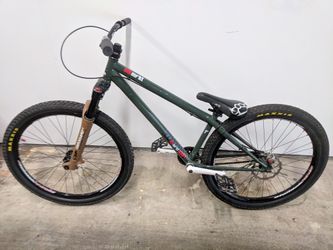 Blk mrkt dirt jumper sale