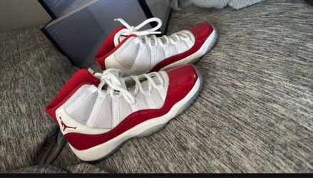 Air Jordan 11 Retro "Cherry"