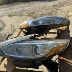 2016 Nissan Altima Head Lights