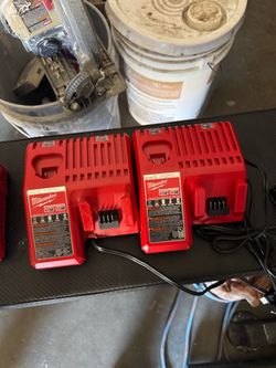 Milwaukee m12 & m18 charger