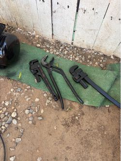 Small compressor with tools