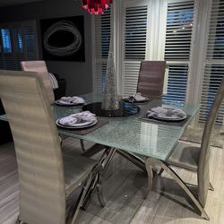 El Dorado Dining Room Table and Chairs