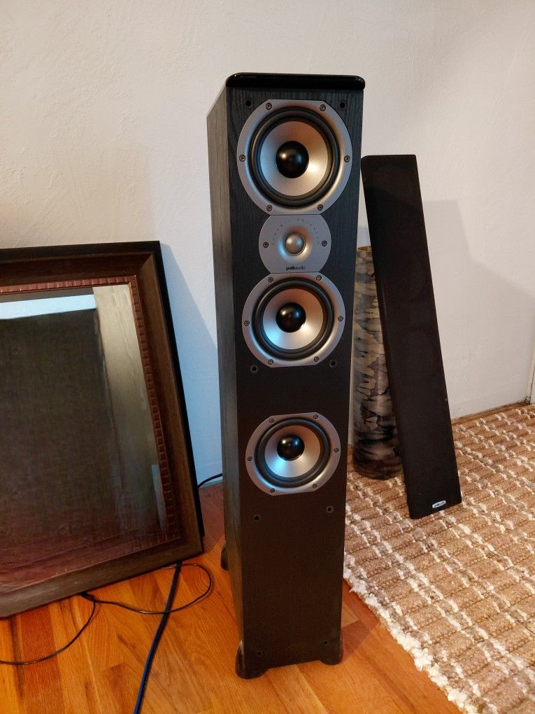 TSi400 TSI SERIES FLOOR STANDING SPEAKER 