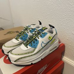 Nike Air Maxes Women’s Size 6