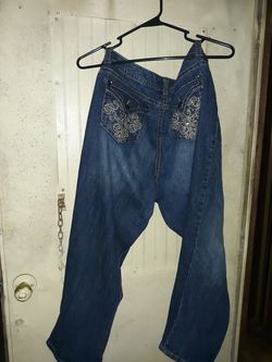 Capris sparkly back pockets size 16 miss