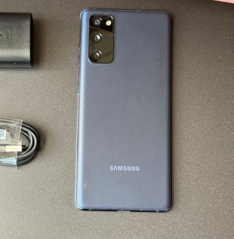 Samsung Galaxy S20 FE , Factory Unlocked, Excellent Condition