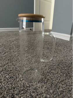 Glass laundry detergent dispenser