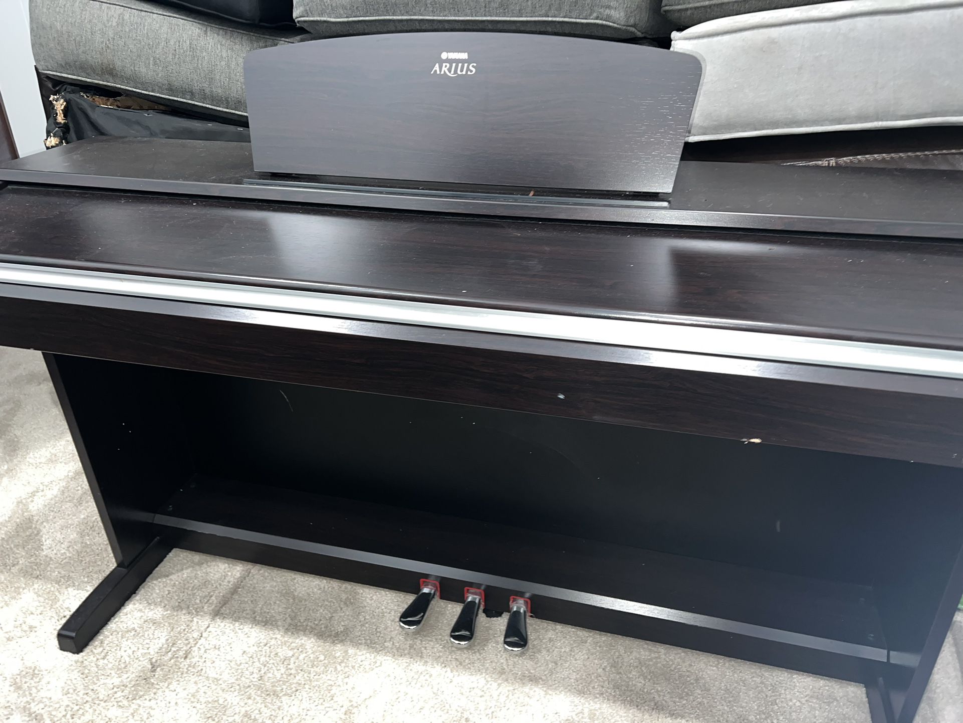 Yamaha Arius YDP-141 Digital Piano