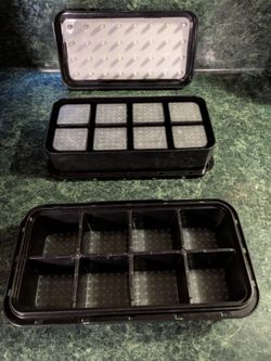 • Ice Cube Tray x2, w/ Matching Lid x1,  large black
