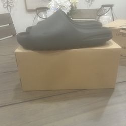 yeezy slide onxy